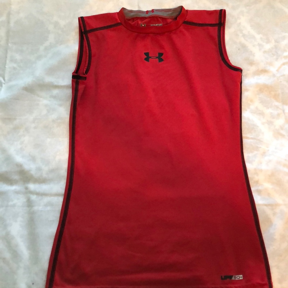 Slim fit child sleeve less tee